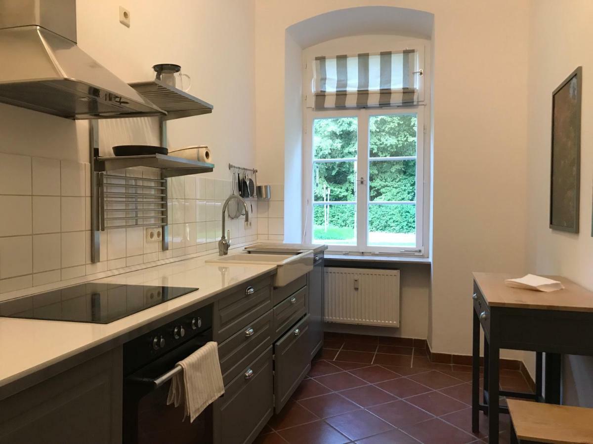 Elegantes Gaesteapartment Verano In Schloss Und Hofgut Langenzell Wiesenbach Luaran gambar